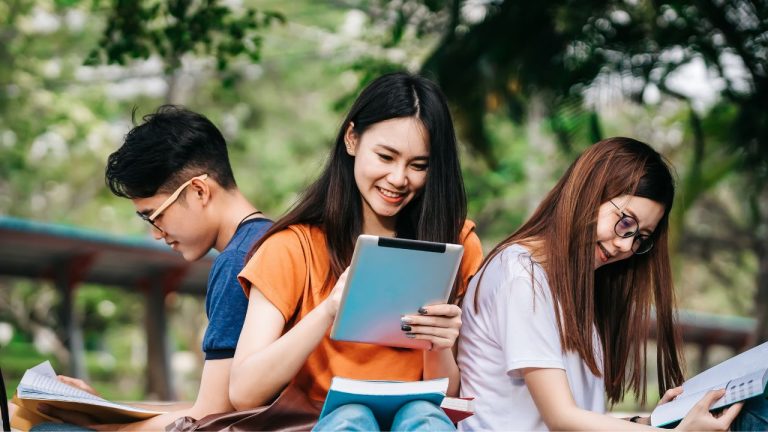 Cần Bao Nhiêu Tiền Trong Sổ Tiết Kiệm Để Tự Tin Xin Visa Du Học Áo Năm Nay?