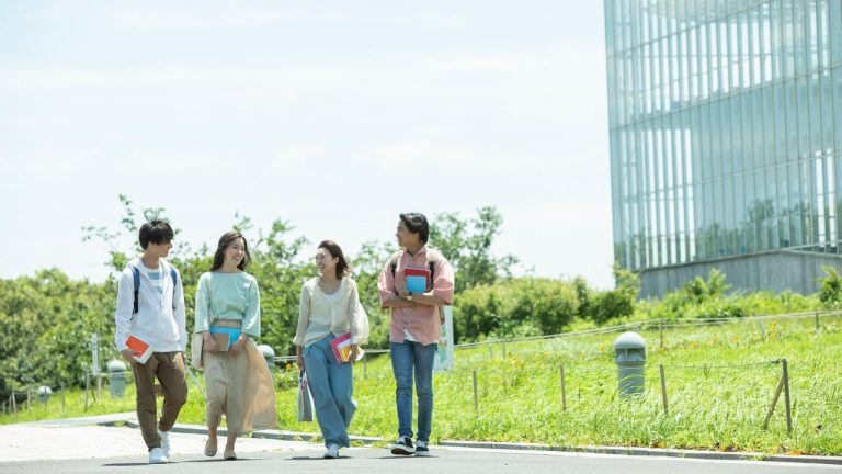 Du Học Mỹ Ngành Quản Trị Kinh Doanh: Top Các Trường Hàng Đầu Và Triển Vọng